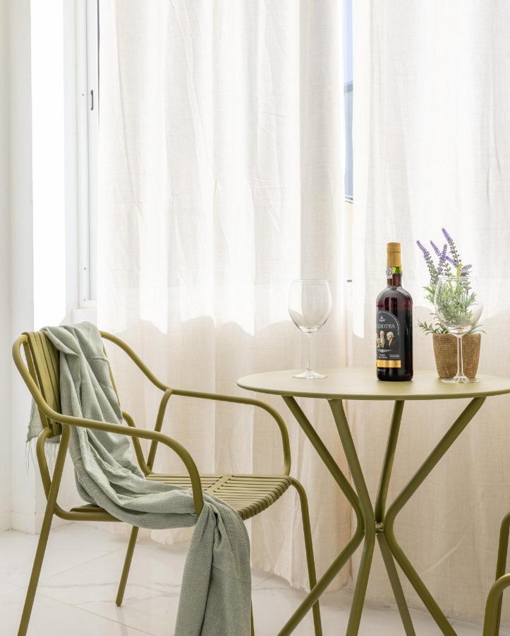Appartement Downtown 2 Minutes By Walk To Center And Metro-Direct To Airpot T4 à OOporto Extérieur photo