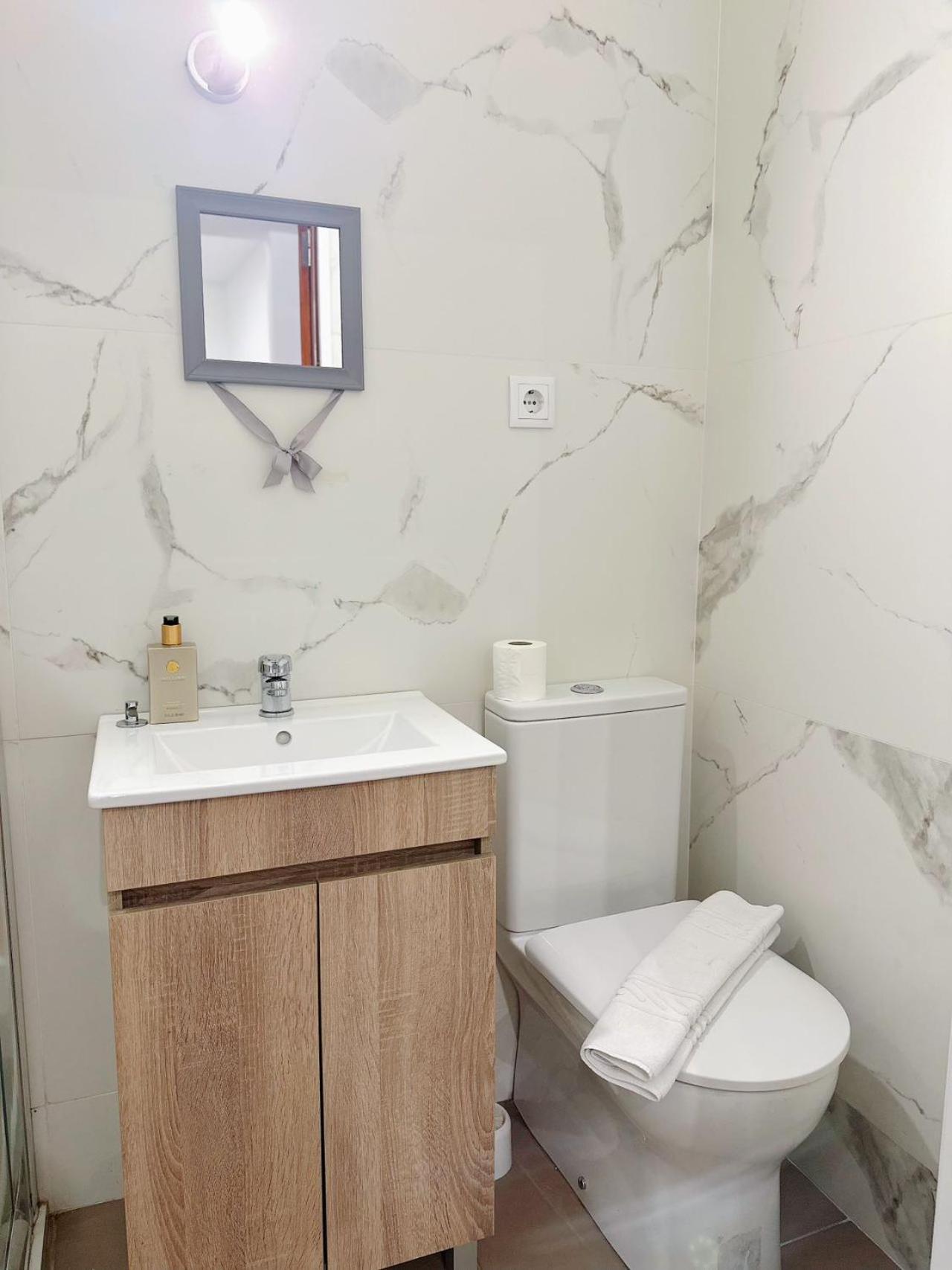 Appartement Downtown 2 Minutes By Walk To Center And Metro-Direct To Airpot T4 à OOporto Extérieur photo