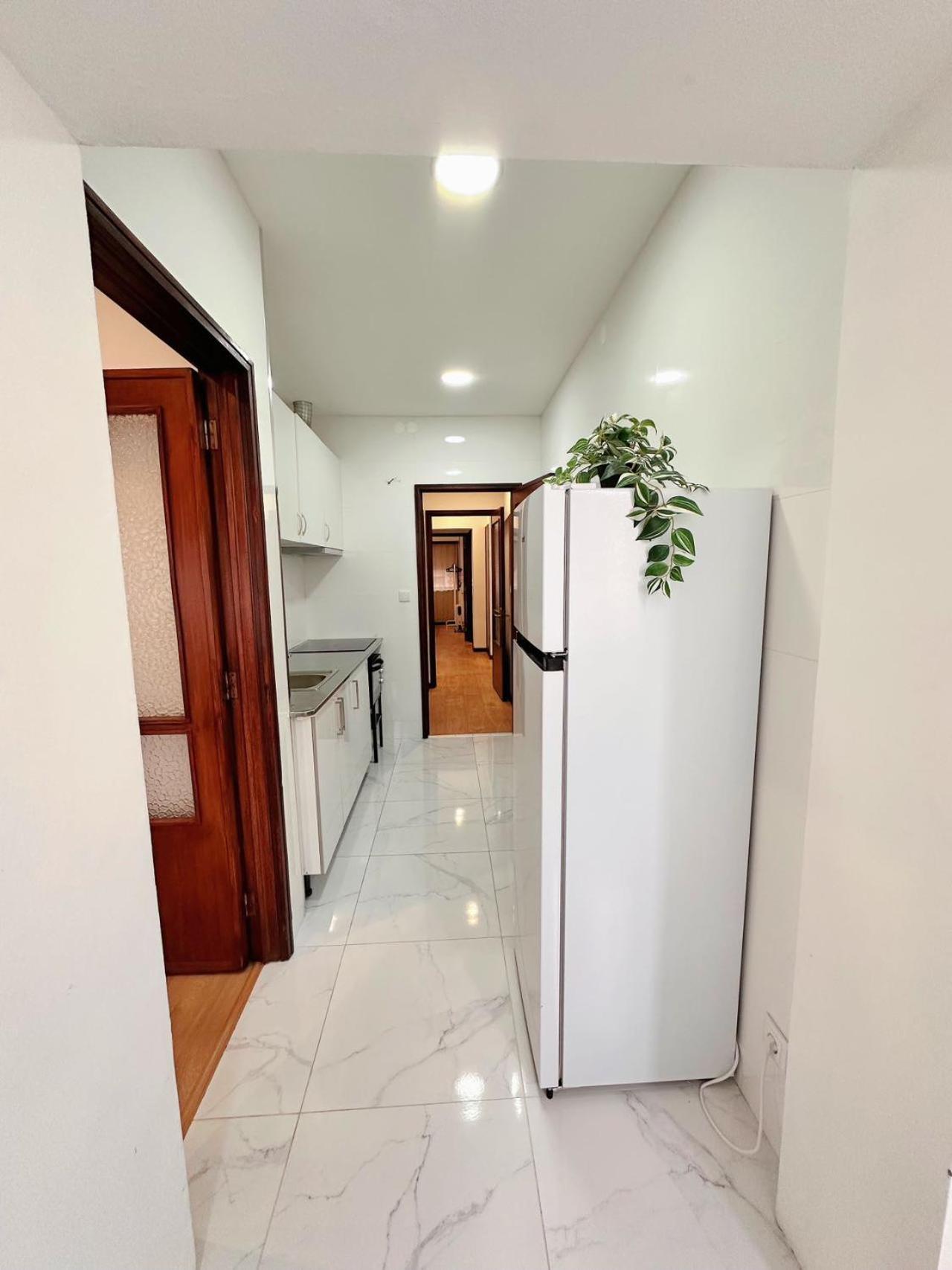 Appartement Downtown 2 Minutes By Walk To Center And Metro-Direct To Airpot T4 à OOporto Extérieur photo