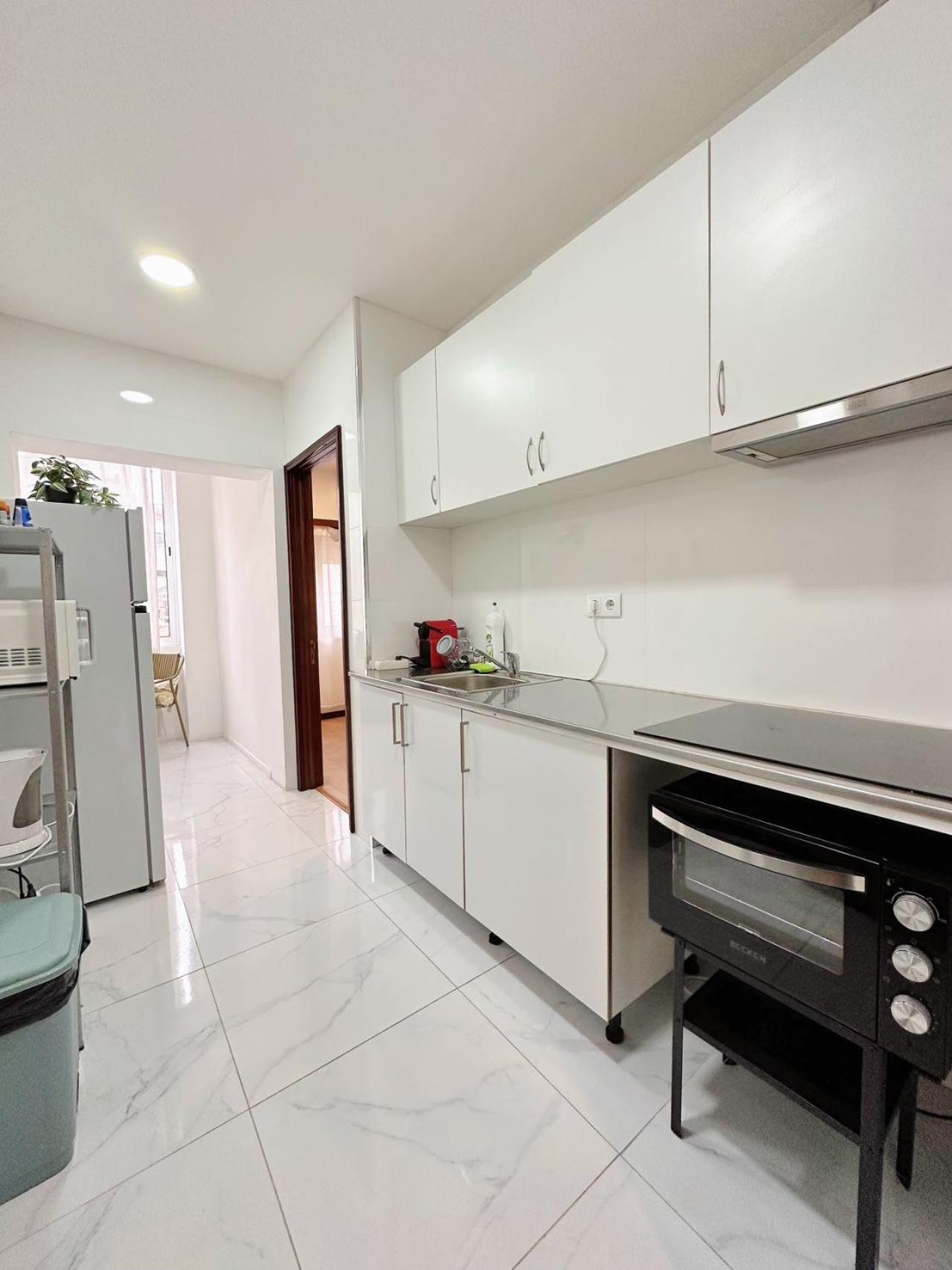 Appartement Downtown 2 Minutes By Walk To Center And Metro-Direct To Airpot T4 à OOporto Extérieur photo